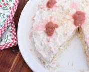 Rabarberlagkage med makroner - nem opskrift