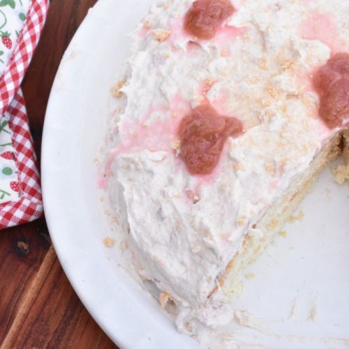 Rabarberlagkage med makroner - nem opskrift