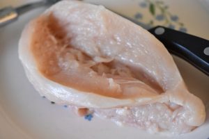 Fyldt kyllingebryst i airfryer - nem opskrift