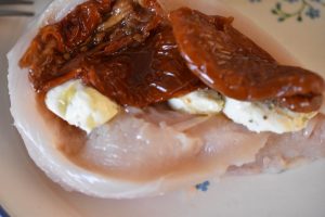 Fyldt kyllingebryst i airfryer - nem opskrift