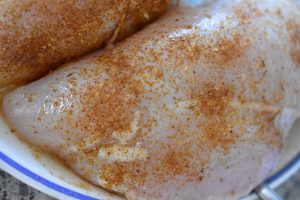 Fyldt kyllingebryst i airfryer - nem opskrift
