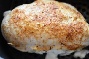Fyldt kyllingebryst i airfryer - nem opskrift