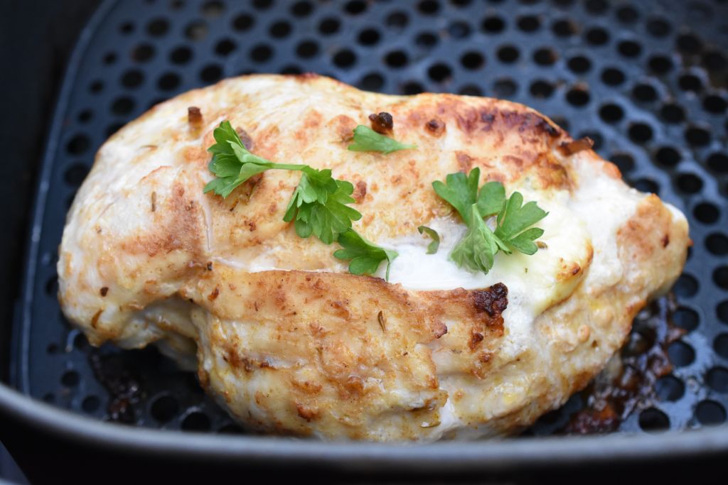 Fyldt kyllingebryst i airfryer - nem opskrift