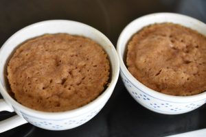 Gulerodskage i kop med ostecreme - nem