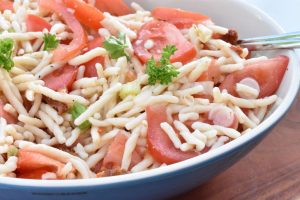 Pastasalat med soltørret tomat & tomater - nem