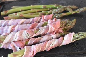 Asparges i airfryer - med bacon el. skinke