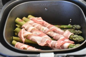 Asparges i airfryer - med bacon el. skinke