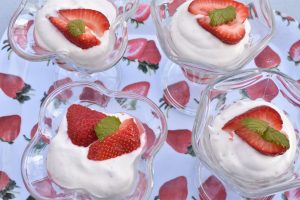 Jordbærmousse - nem lækker jordbær dessert