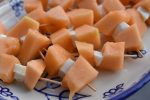 Spyd med melon og mozzarella - nem opskrift