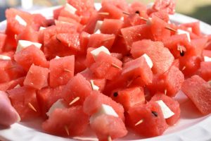 Spyd med melon og mozzarella - nem opskrift