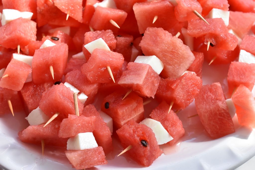 Spyd med melon og mozzarella - nem opskrift