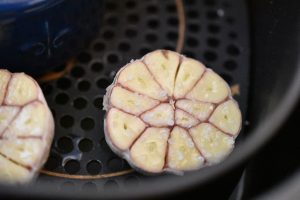 Bagte hvidløg i airfryer el. ovn - nem opskrift