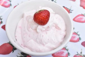 Jordbærcreme - nem flødeskum med jordbær
