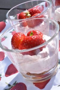 Jordbær cheesecake i glas uden husblas - nem