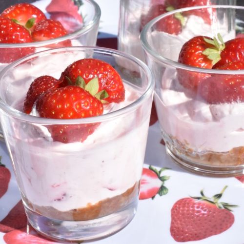 Jordbær cheesecake i glas uden husblas - nem