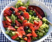 Salat med jordbær & asparges - sommersalat