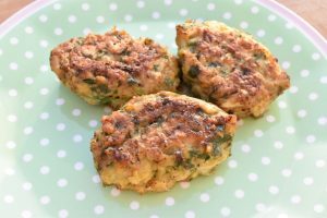 Kyllingefrikadeller med spinat & havregryn