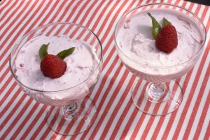 Hindbær cheesecake i glas - nem opskrift