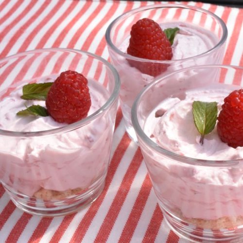 Hindbær cheesecake i glas - nem opskrift