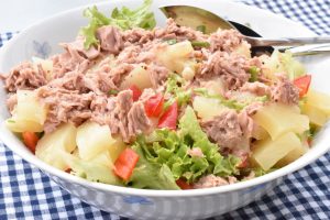 Salat med tun & ananas - nem tunsalat opskrift 