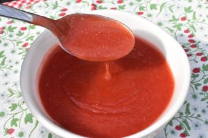 Jordbærsovs - nem frugtsovs til is & dessert