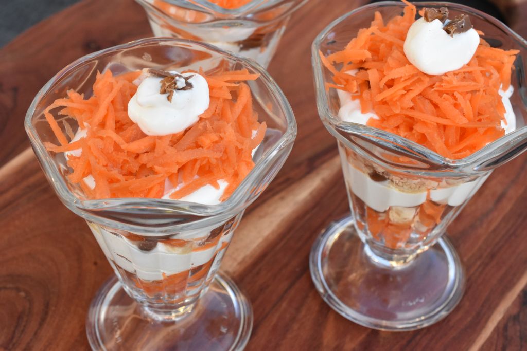 Rå gulerodskage med Daim - nem opskrift