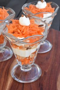 Rå gulerodskage med Daim - nem opskrift