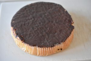 Små jordbærkager med flødecreme - nemme 