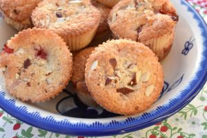 DSC_2470 • nogetiovnen.dk Lækre muffins med jordbær - nem opskrift