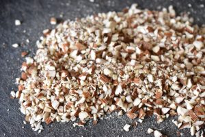 Mandelbund med jordbær, fløde & chokolade