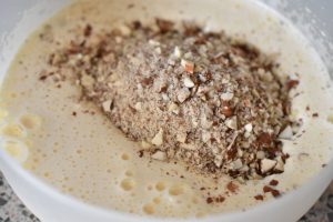 Mandelbund med jordbær, fløde & chokolade