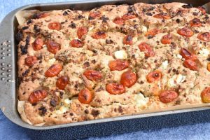 DSC_2643 • nogetiovnen.dk Nemt foccacia brød med feta & tomat i bradepande