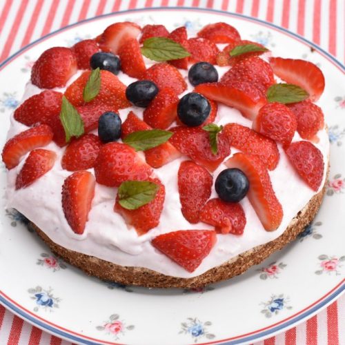 Nøddebund med rabarberskum - mandeldrøm