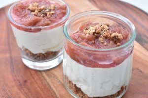 DSC_1788 • nogetiovnen.dk Nem cheesecake med rabarber & crumble drys