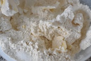 Rabarbertærte med mørdej & marcipan - nem