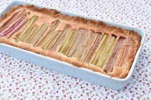 Rabarbertærte med mørdej & marcipan - nem