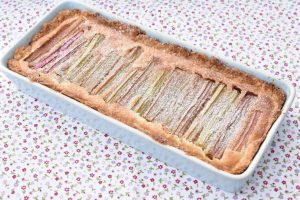 Rabarbertærte med mørdej & marcipan - nem