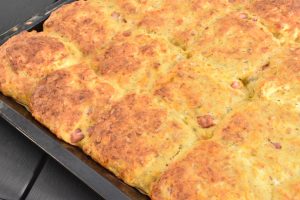 Skinkeboller med ost - gulerodsbrud m. skinke