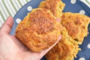 Skinkeboller med ost - gulerodsbrud m. skinke