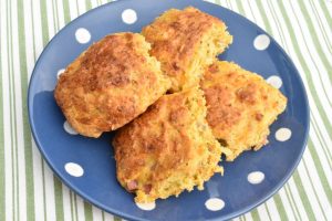 Skinkeboller med ost - gulerodsbrud m. skinke