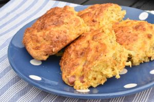 Skinkeboller med ost - gulerodsbrud m. skinke