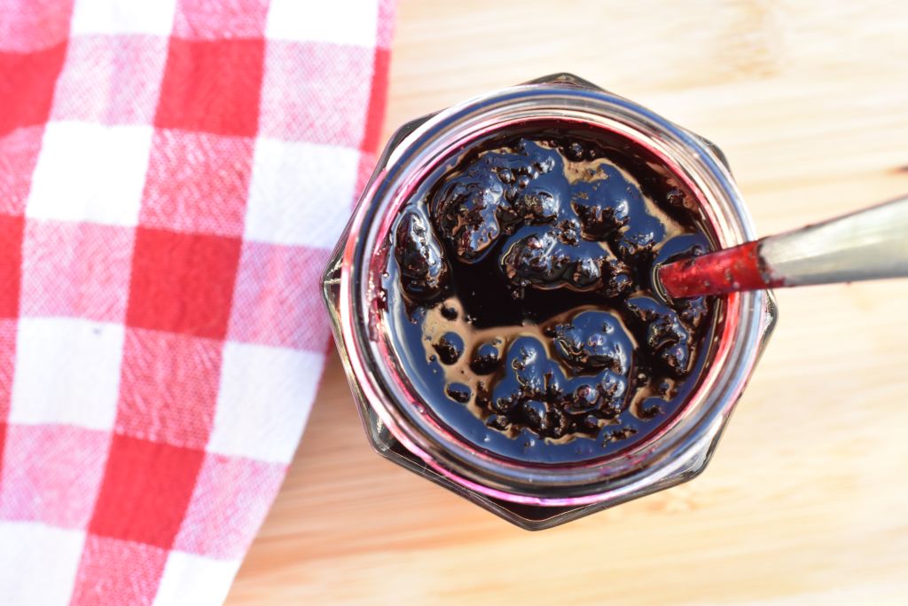 Solbærmarmelade på 10 min - nem opskrift