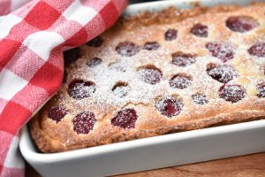 Hindbærkage med marcipan - nem kage med hindbær