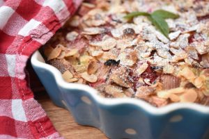 Glutenfri rabarberkage med mandelmel - nem