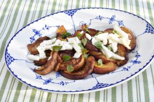 Stegte ferskner med mozzarella & honning