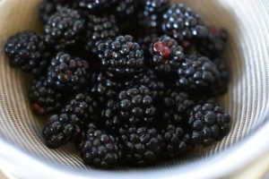 Brombærtærte med brombærskum - nem kage