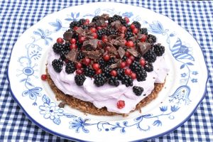 Brombærtærte med brombærskum - nem kage
