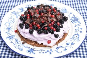 Brombærtærte med brombærskum - nem kage