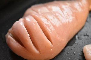 Hasselback kylling med mozzarella ost & tomat