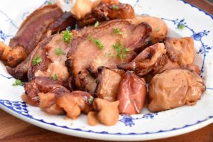 Æbleflæsk i airfryer - baconsteg med æbler